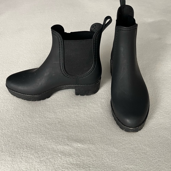 Waterproof Chelsea Boot - Picture 2 of 2